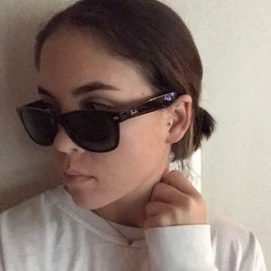 New Wayfarer Classic Ray-Ban Sunglasses☀️